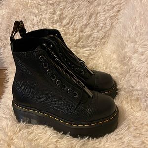 Women's Dr. Martens Sinclair 8-Eye Jungle Boot
